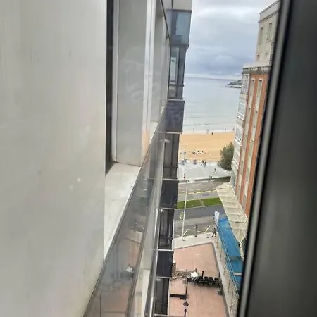 Espectacular Piso En La Playa شقة خيخون