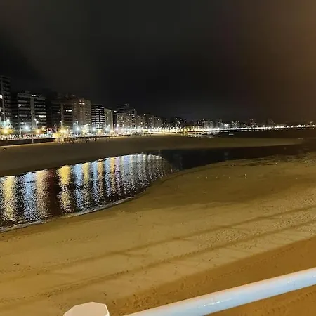 Espectacular Piso En La Playa شقة